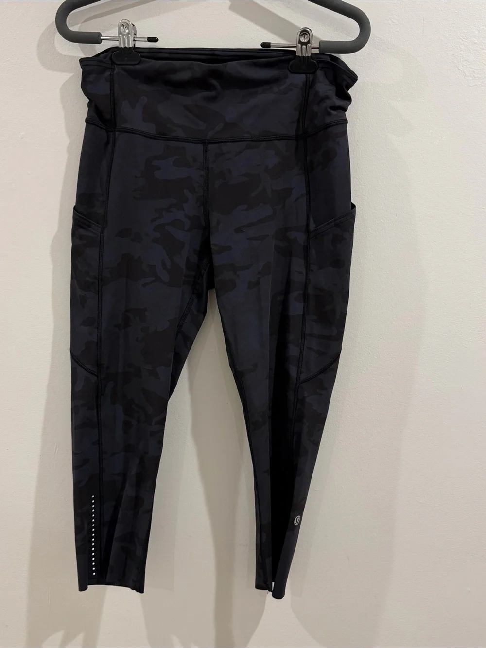 Lululemon Fast and Free Crop II 19 inch Camo Multi Grey Size 10
